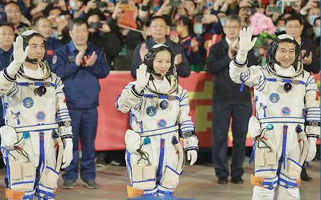 神州十三号发射圆满成功